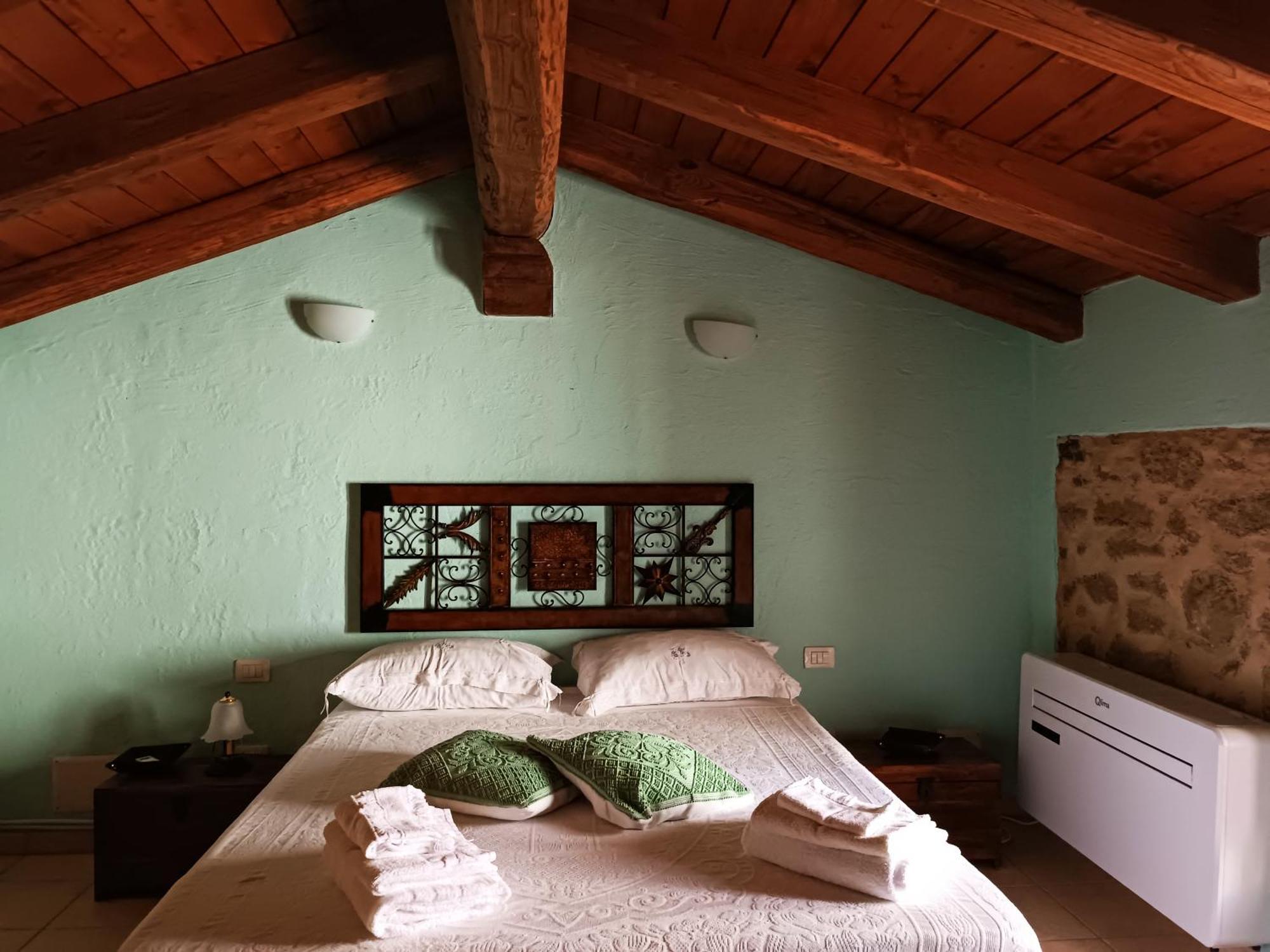 Bed and Breakfast Is Antas Orroli Exterior foto